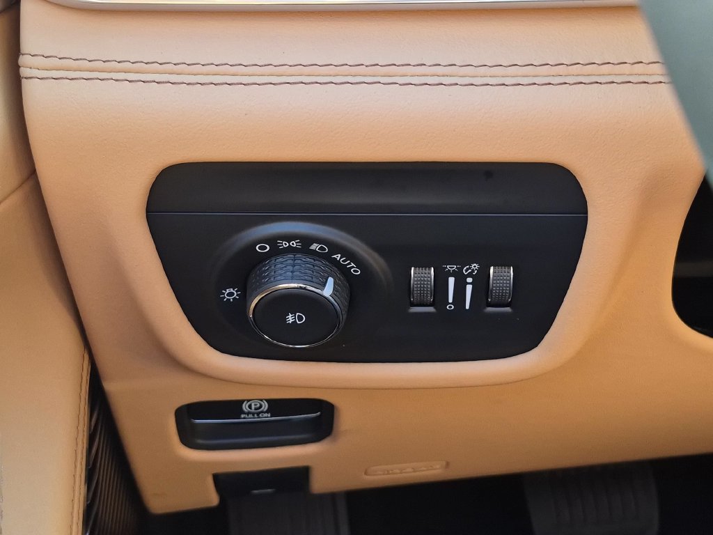 New 2027 Jeep Grand Cherokee Summit AWD/4WD image 18