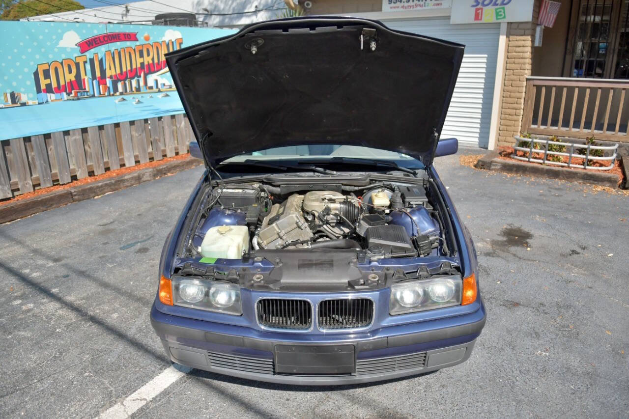 Used 1995 BMW 318ti Hatchback RWD image 23