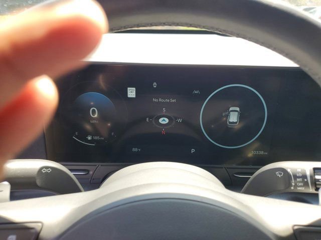 Used 2025 Hyundai Kona Limited image 21