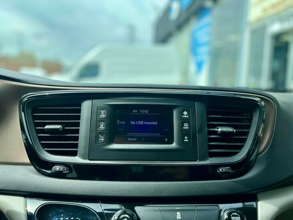 Used 2017 Chrysler Pacifica LX w/ Tire & Wheel Group FWD image 22