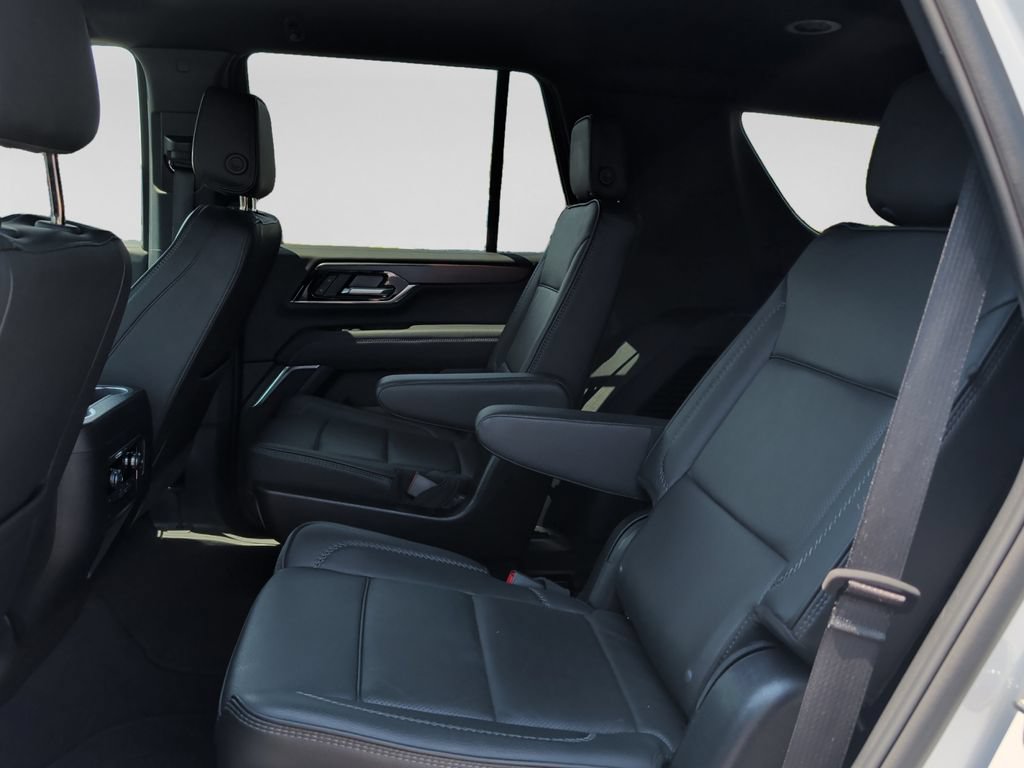 Used 2025 GMC Yukon Denali AWD/4WD image 13