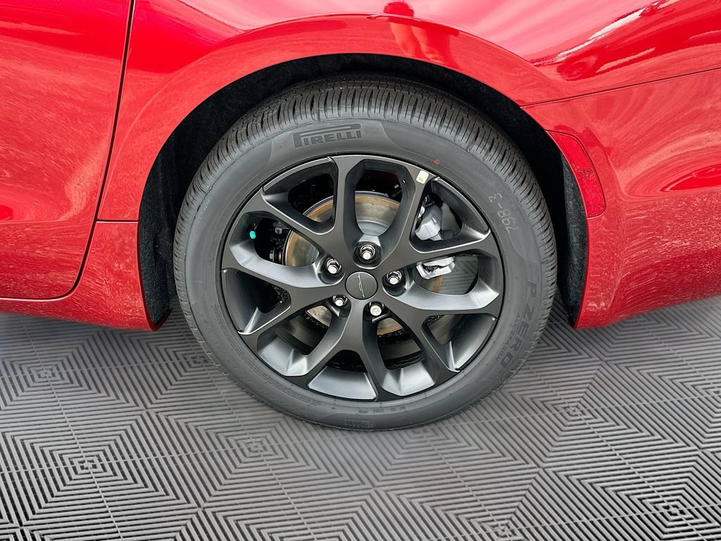 New 2027 Chrysler Pacifica Limited FWD image 40