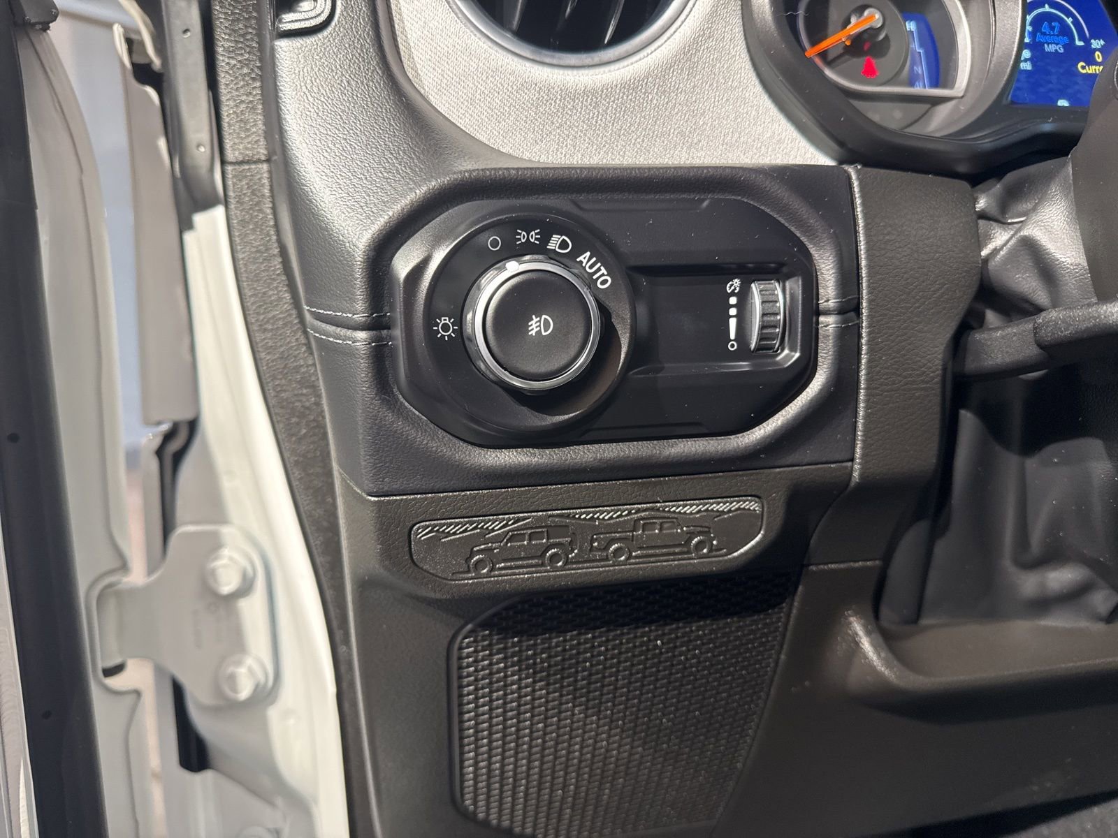 Used 2024 Jeep Wrangler Sahara w/ Technology Group image 21