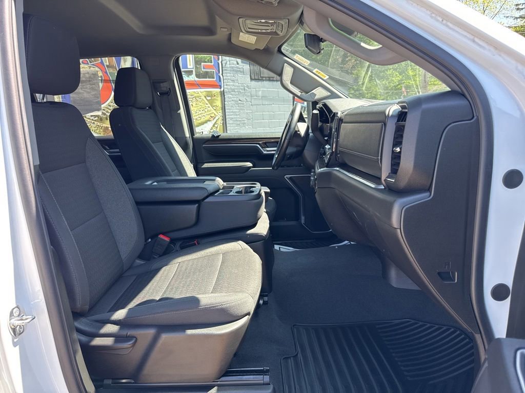 Used 2025 Chevrolet Silverado 2500 LT w/ Convenience Package AWD/4WD image 12