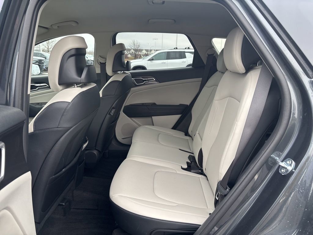 Used 2025 Kia Sportage EX image 35