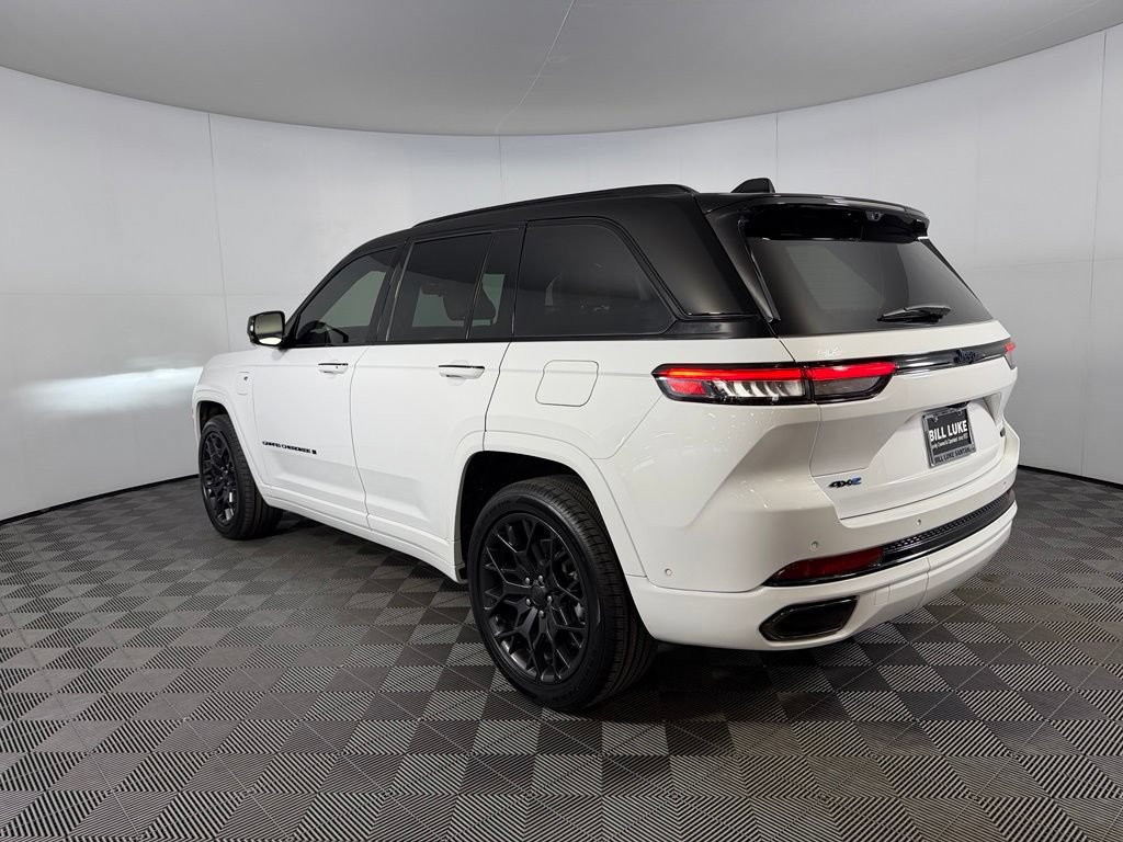 Used 2023 Jeep Grand Cherokee Summit AWD/4WD image 10