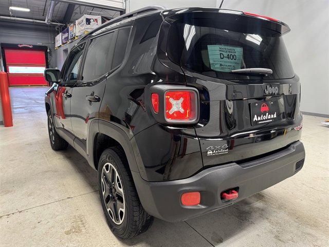 Used 2015 Jeep Renegade Trailhawk AWD/4WD image 5