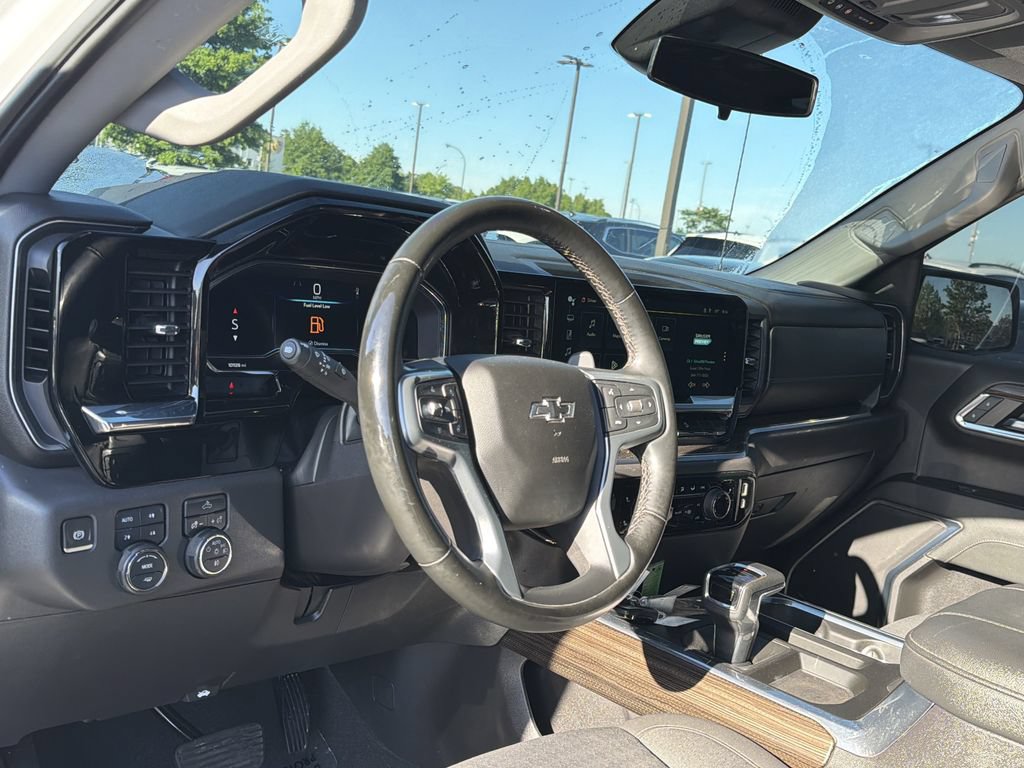 Used 2024 Chevrolet Silverado 1500 LT Trail Boss w/ Protection Package AWD/4WD image 10