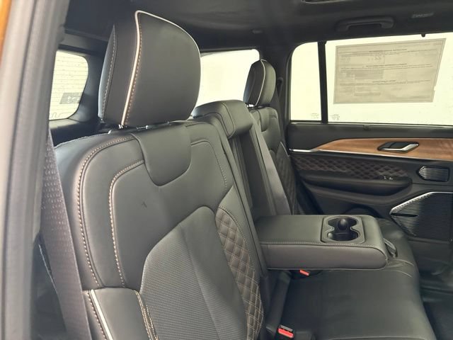 New 2026 Jeep Grand Cherokee Summit AWD/4WD image 13