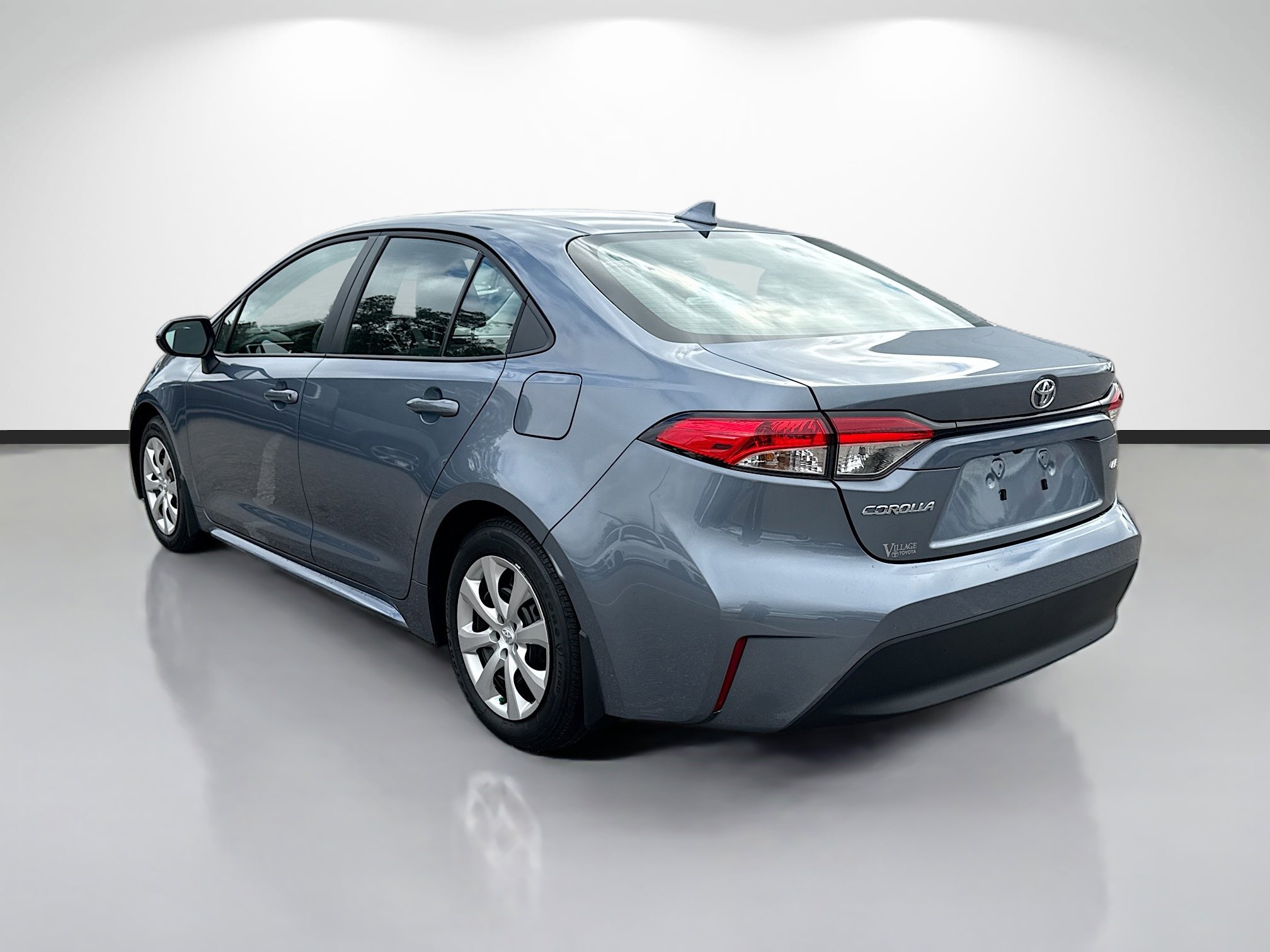 Used 2025 Toyota Corolla LE image 5