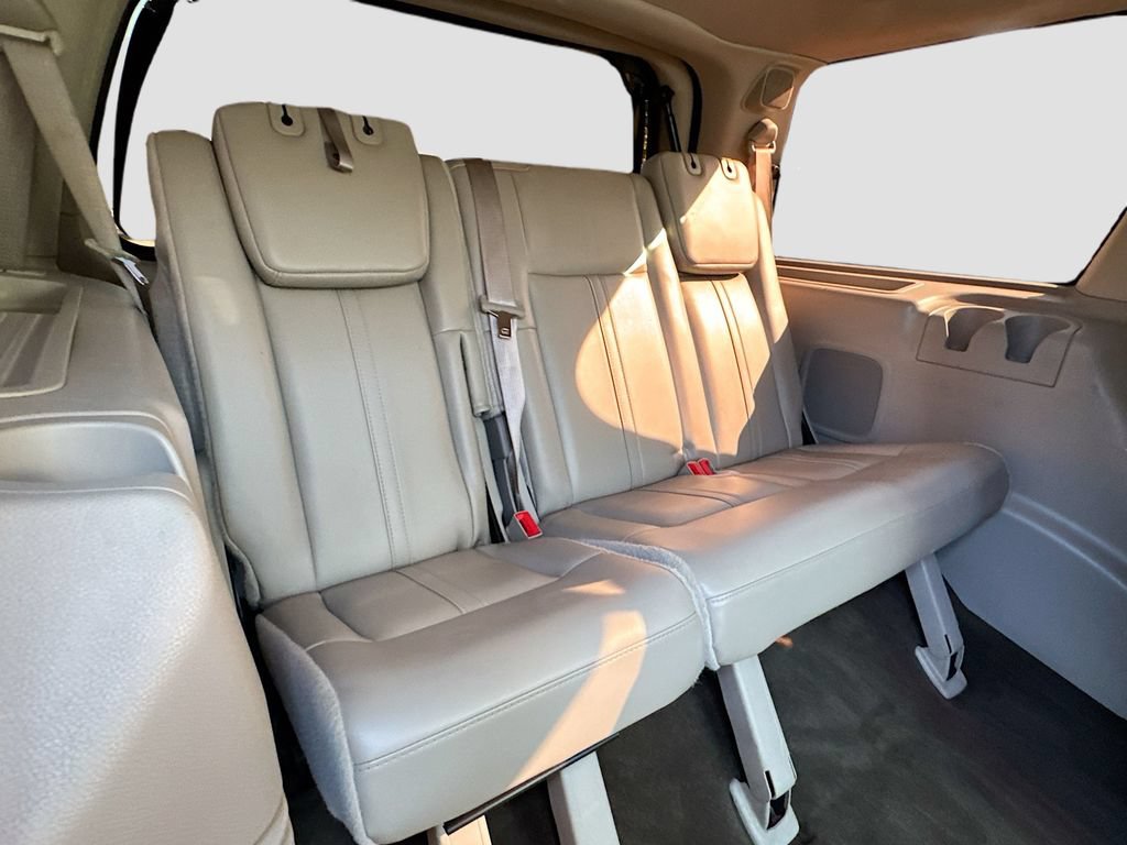 Used 2017 Lincoln Navigator Select RWD image 31