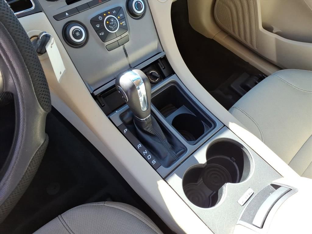 Used 2017 Ford Taurus SE image 24
