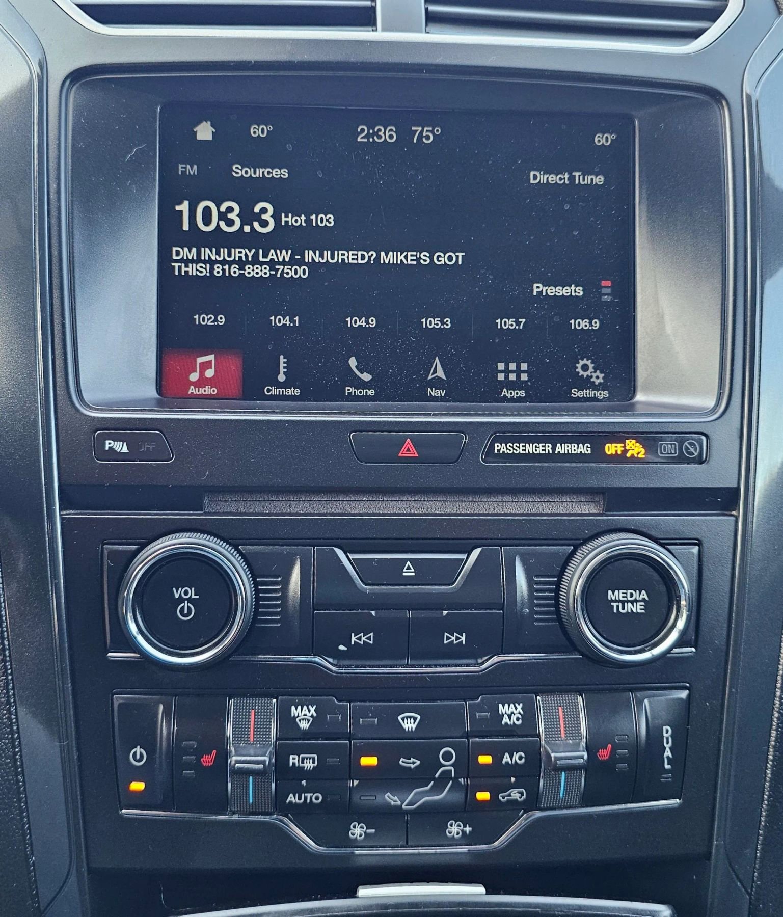 Used 2018 Ford Explorer XLT w/ Equipment Group 202A AWD/4WD image 33