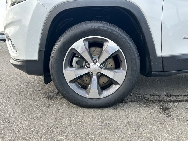 Used 2019 Jeep Cherokee Limited image 31