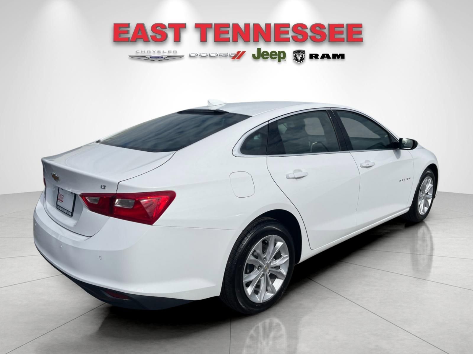 Used 2025 Chevrolet Malibu LT image 3