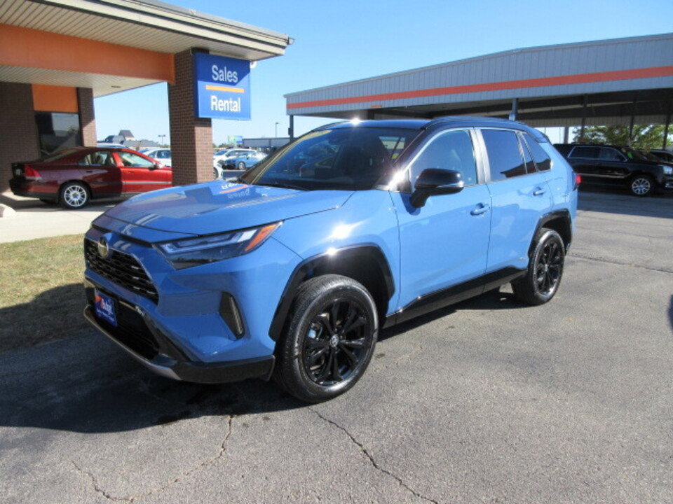 Used 2025 Toyota RAV4 XSE image 32