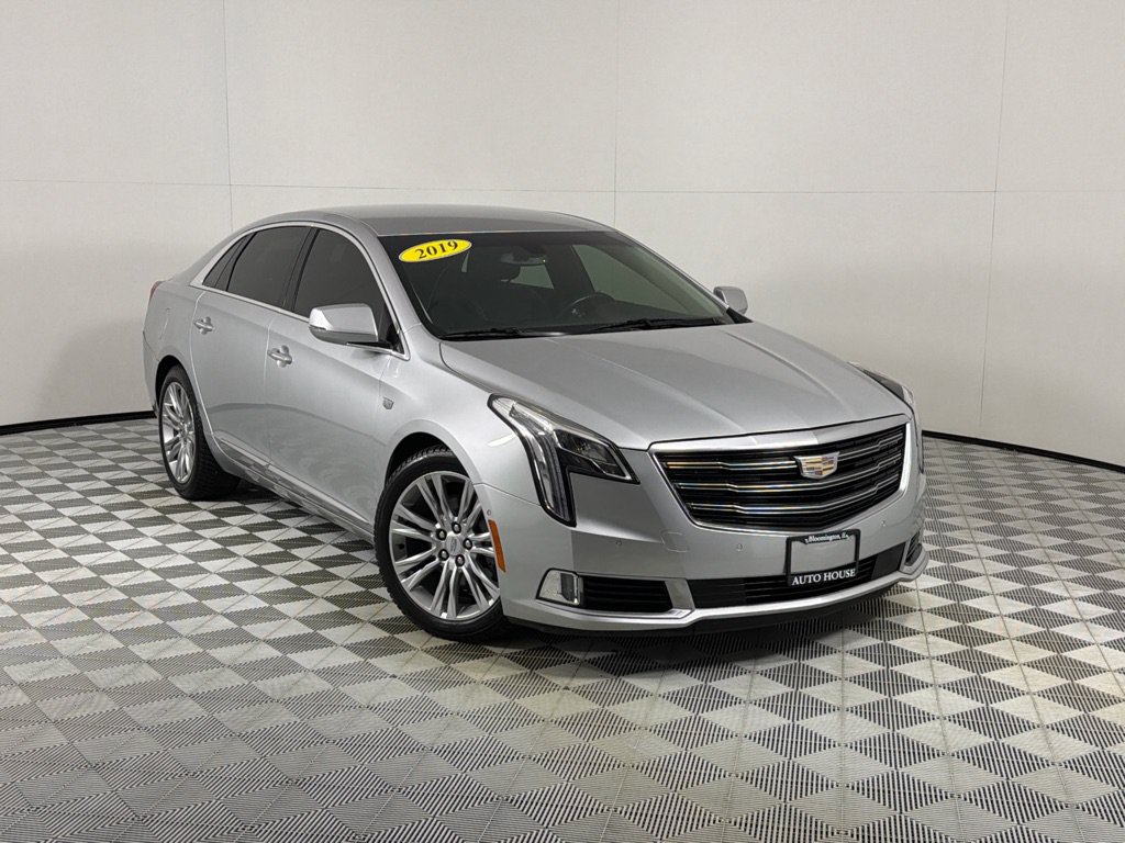 Used 2019 Cadillac XTS Luxury FWD image 2