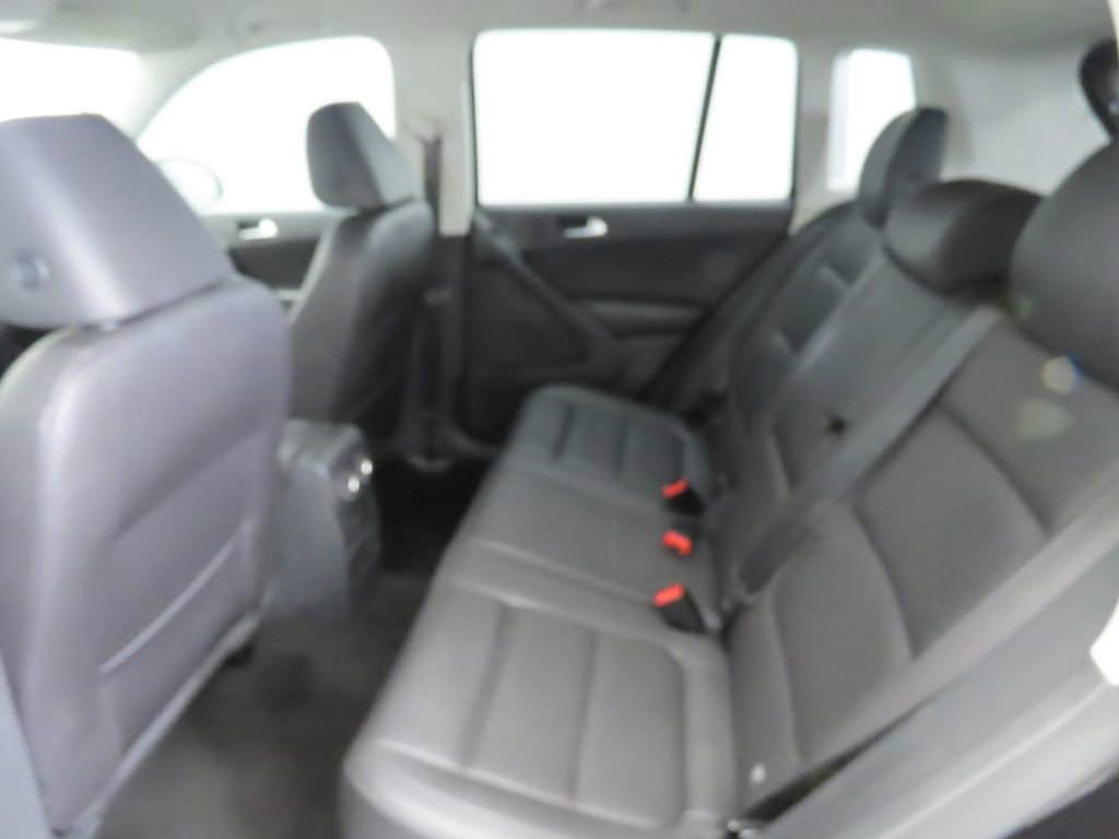 Used 2016 Volkswagen Tiguan S image 19