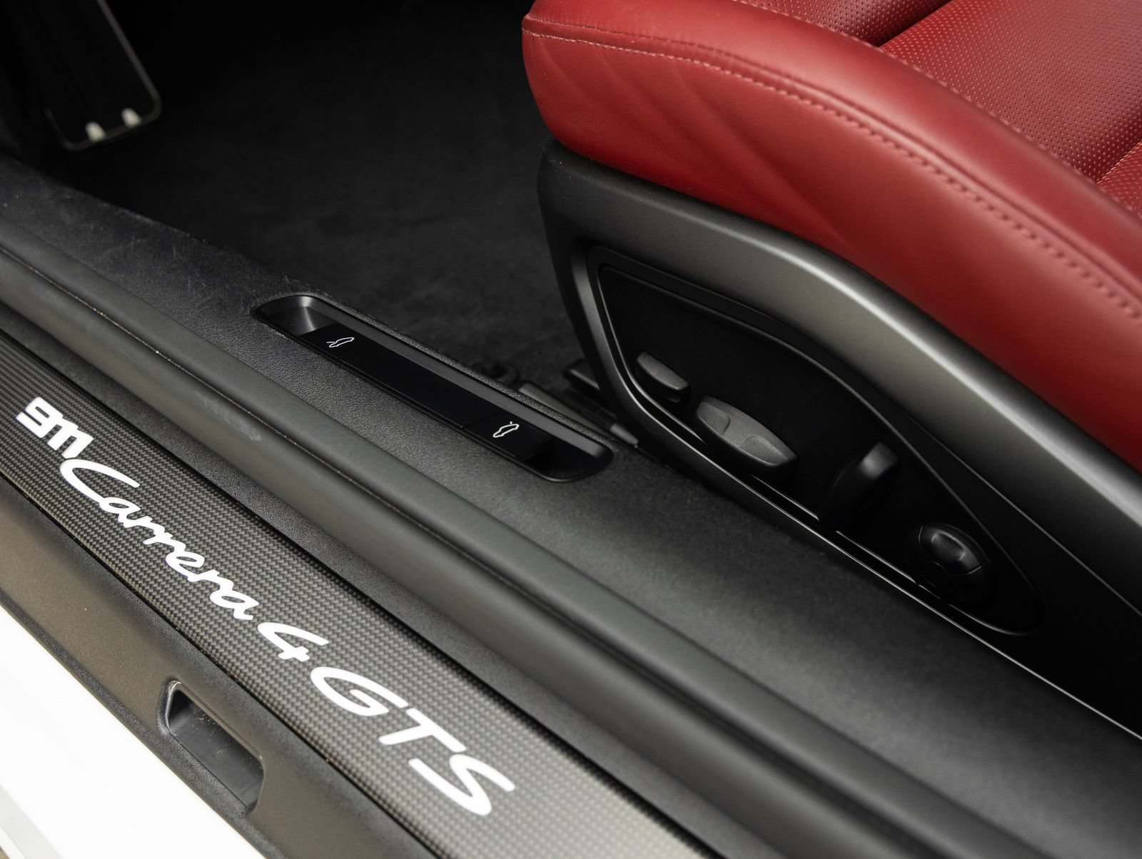 Certified 2022 Porsche 911 Carrera 4 GTS AWD/4WD image 24