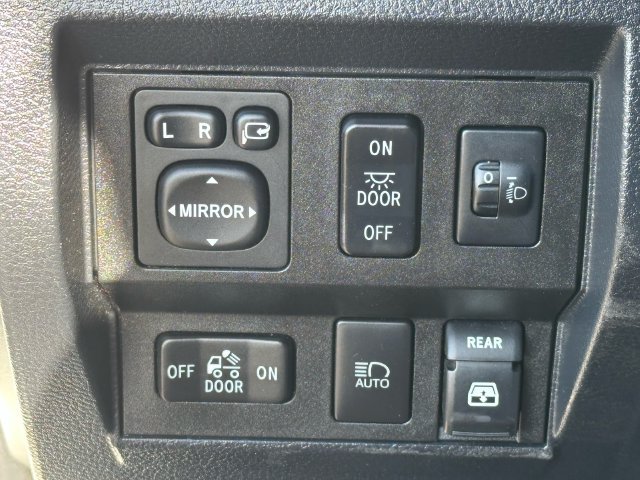 Used 2018 Toyota Tundra 1794 Edition AWD/4WD image 26