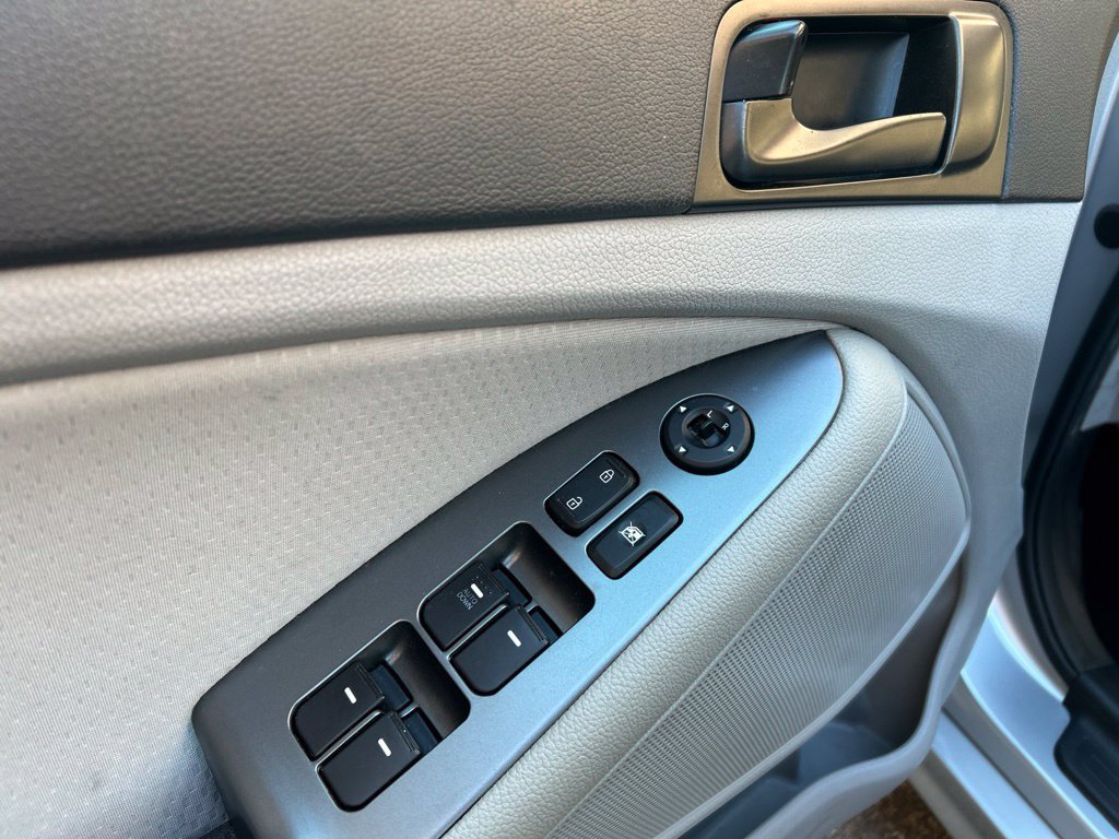 Used 2015 Kia Optima LX FWD image 14