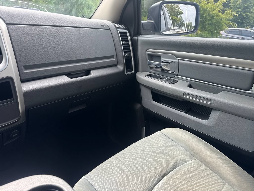 Used 2019 RAM 1500 Classic SLT RWD image 17