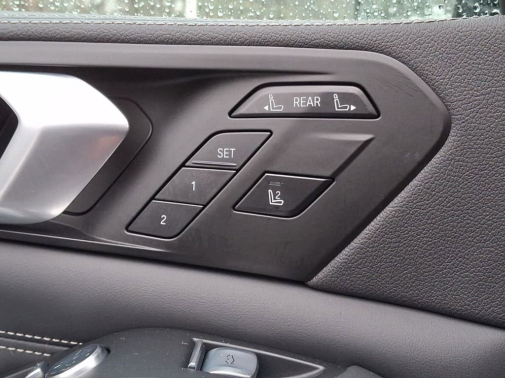 Certified 2022 BMW X7 xDrive40i w/ Executive Package image 26