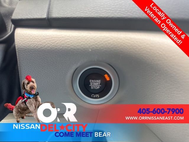 Used 2023 Chrysler Pacifica Touring-L image 30