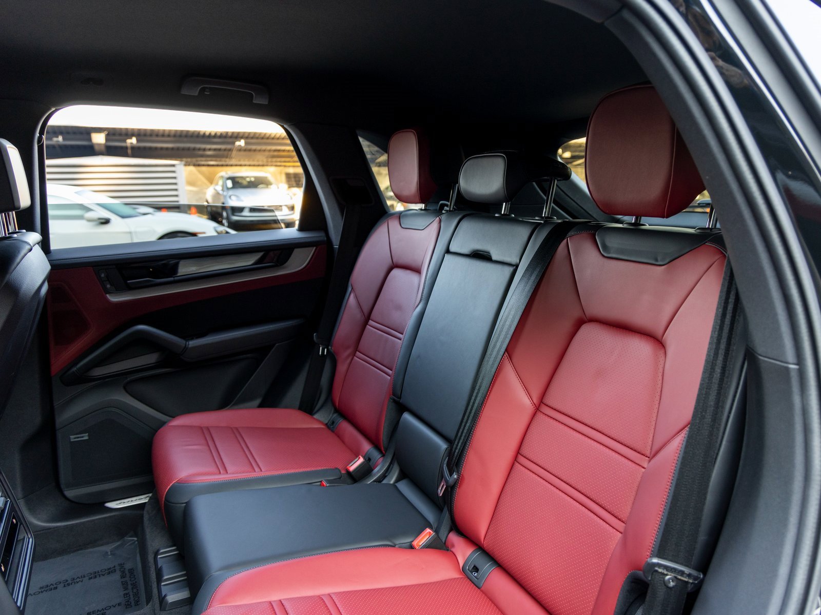 Certified 2025 Porsche Cayenne image 42