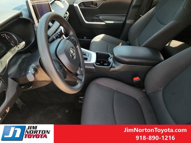 Used 2025 Toyota RAV4 LE AWD/4WD image 14