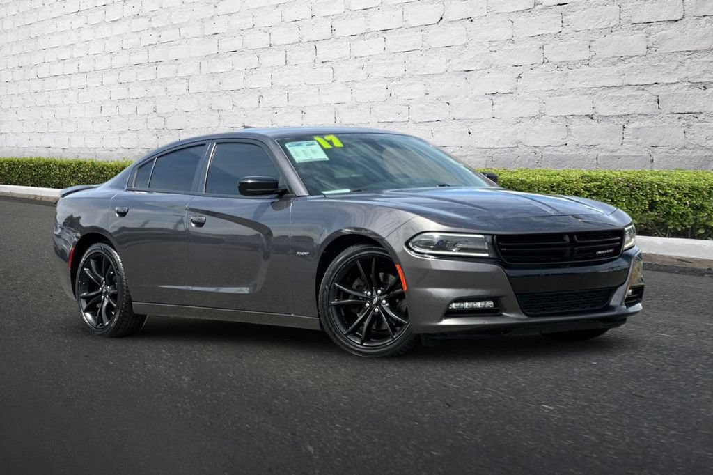 Used 2017 Dodge Charger R/T w/ Blacktop Package RWD image 2