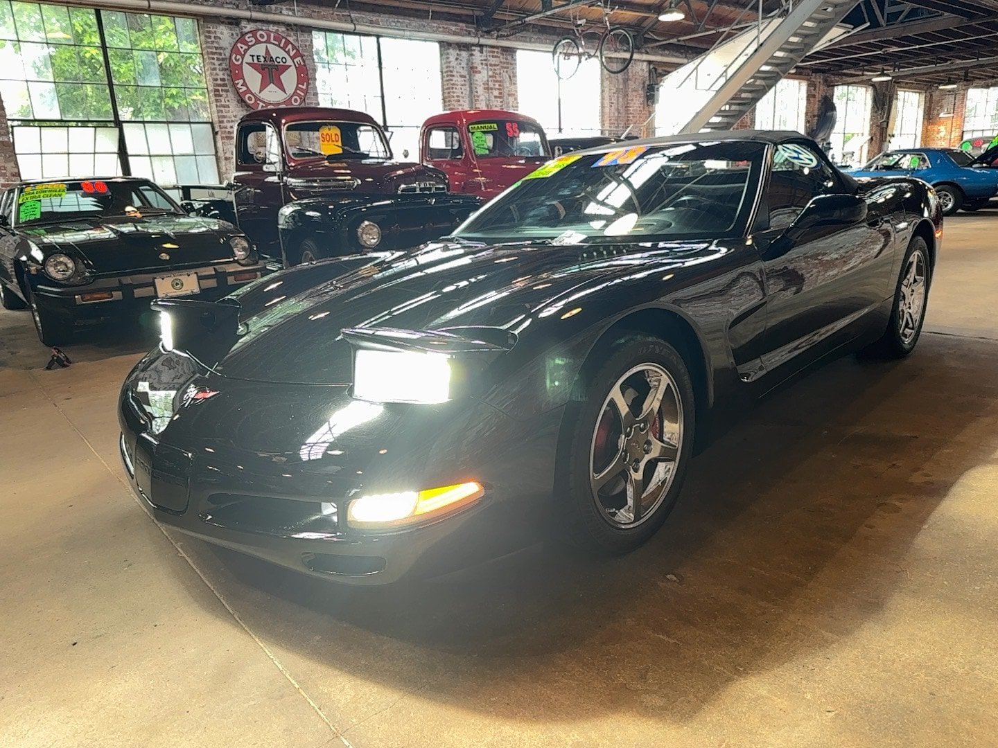Used 1998 Chevrolet Corvette Convertible w/ Memory Pkg RWD image 6
