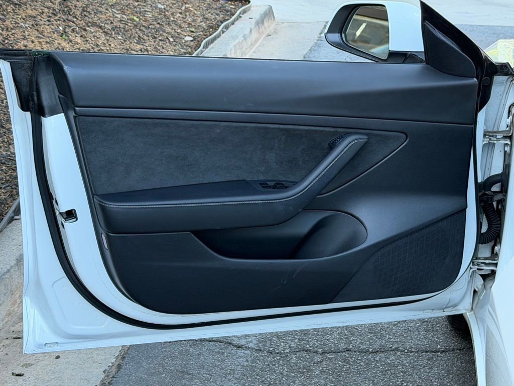 Used 2021 Tesla Model 3 Standard Range Plus image 27