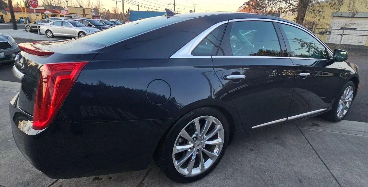 Used 2014 Cadillac XTS Luxury w/ Driver Awareness Package image 4