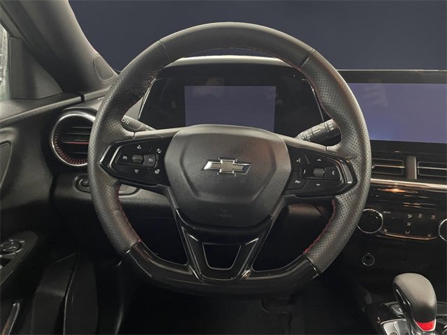 Used 2025 Chevrolet Trax RS w/ Sunroof Package image 12