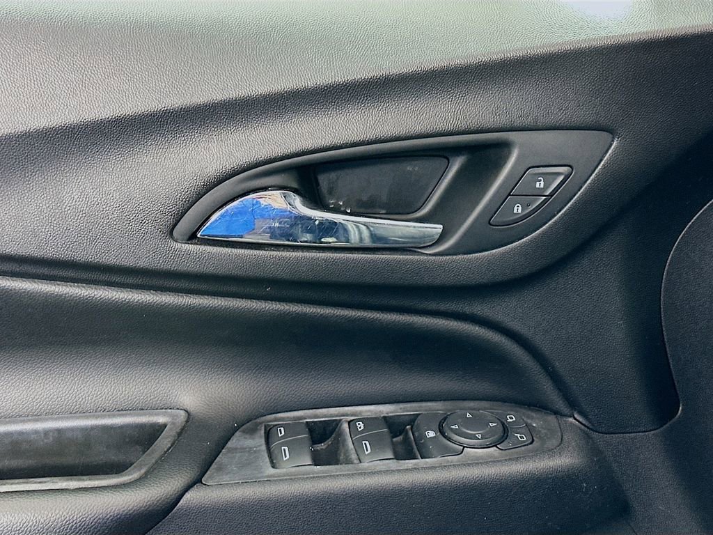Used 2020 Chevrolet Equinox LT image 17