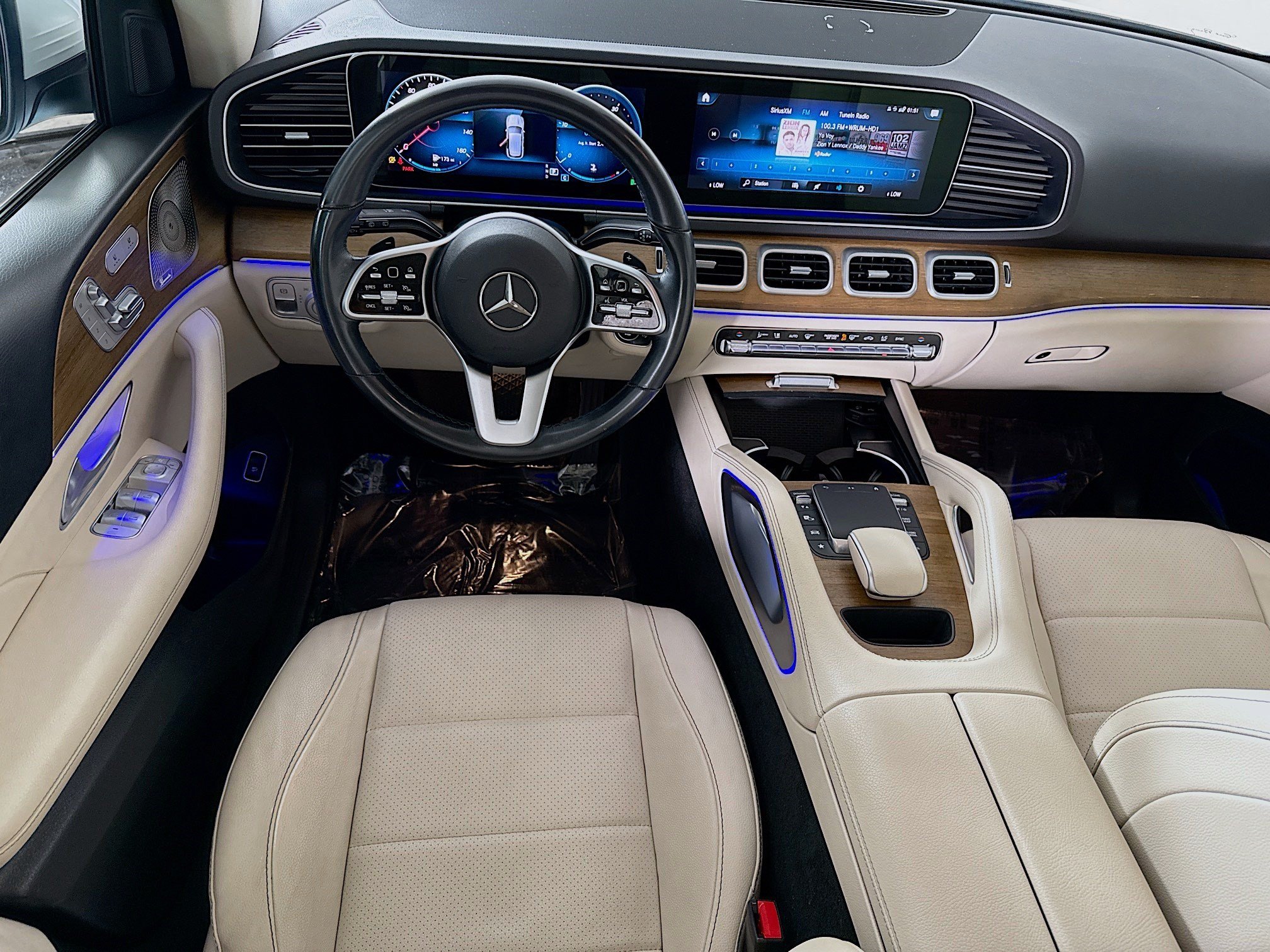 Used 2023 Mercedes-Benz GLE 350 4MATIC w/ Premium Package image 17