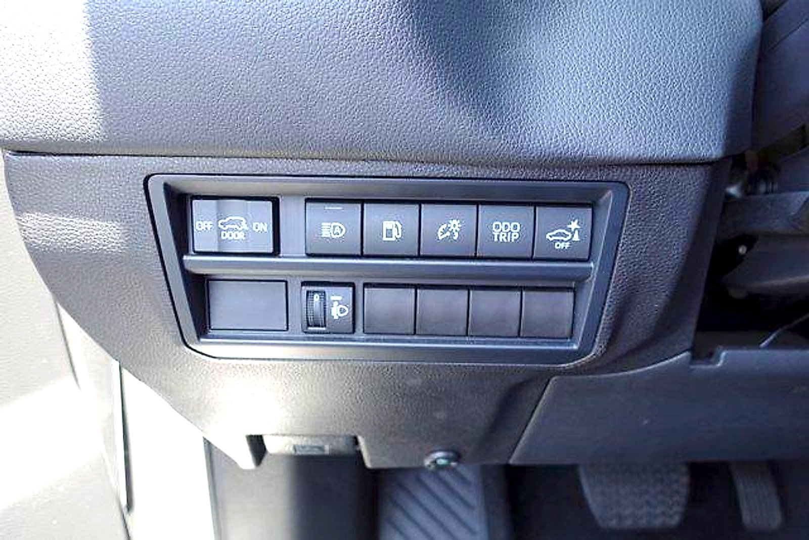 Certified 2025 Toyota Sequoia SR5 AWD/4WD image 12
