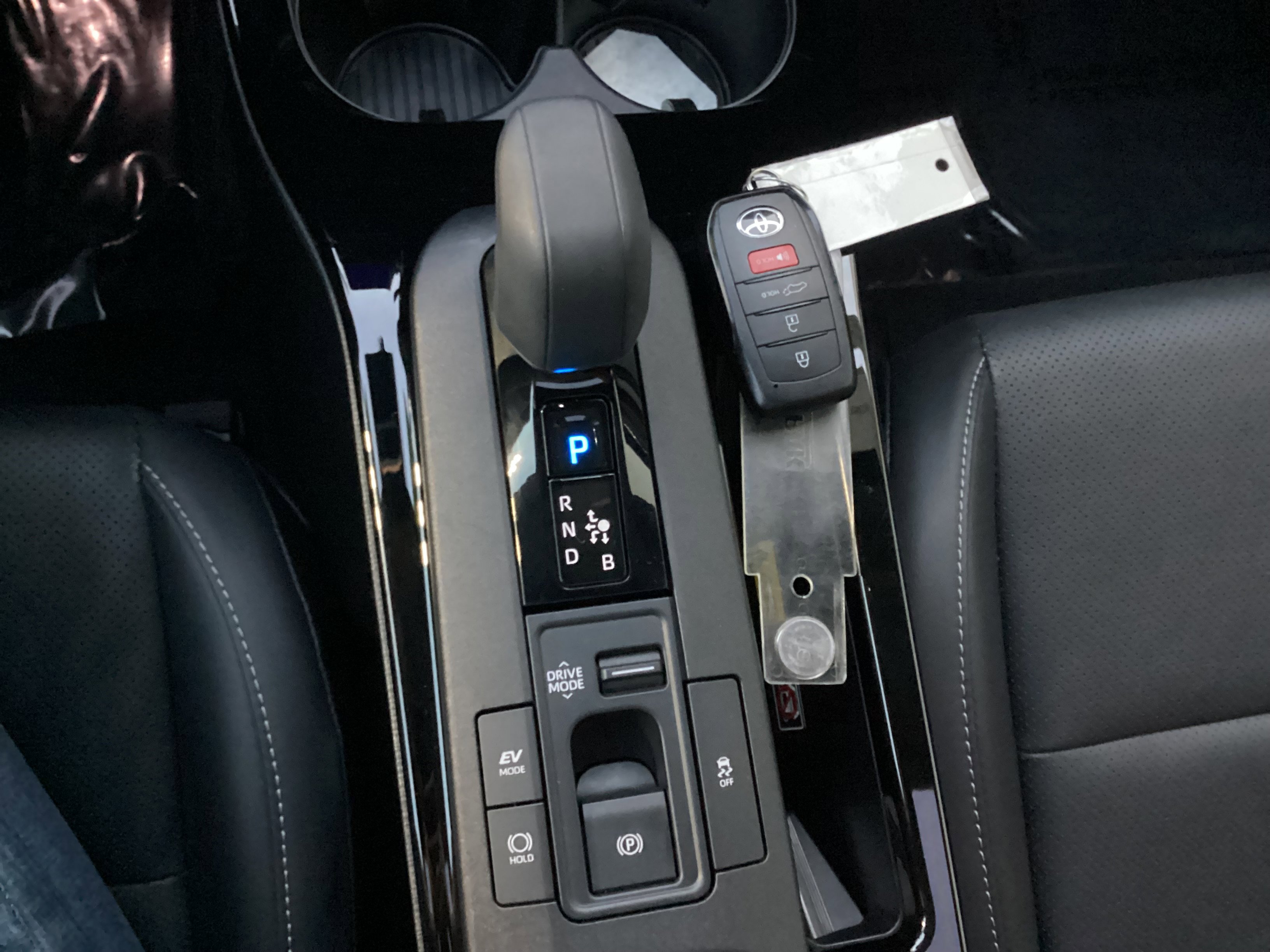 Certified 2024 Toyota Prius LE image 15