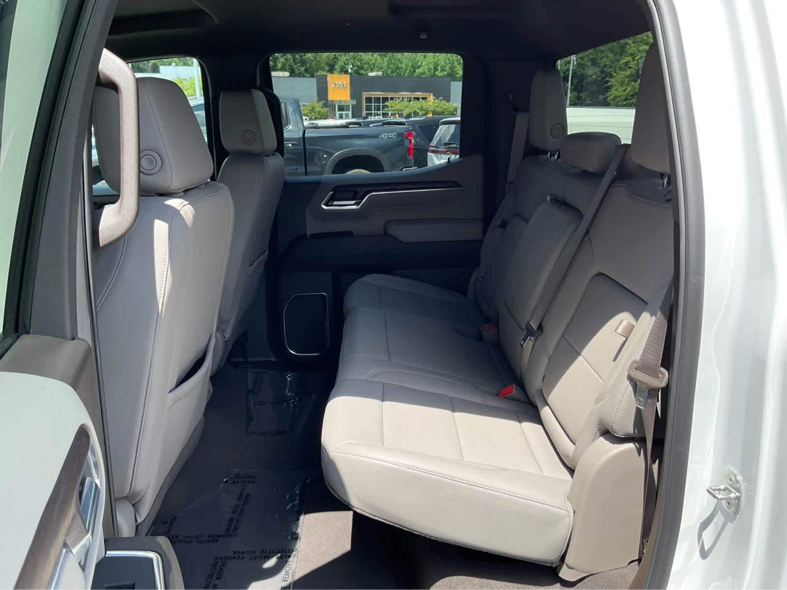Used 2024 GMC Sierra 1500 SLT AWD/4WD image 23