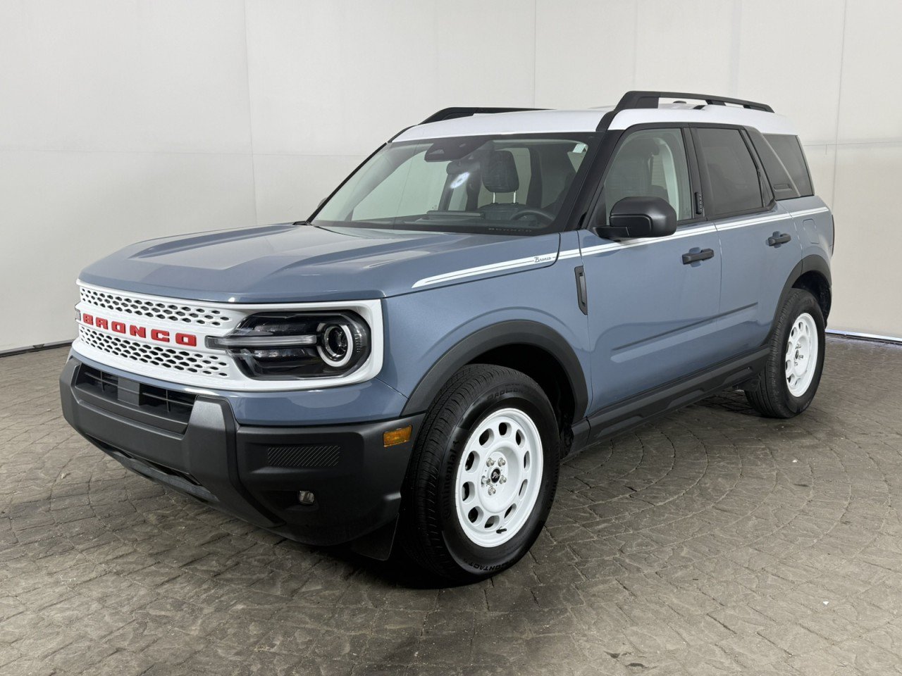 Used 2025 Ford Bronco Sport Heritage w/ Convenience Package AWD/4WD image 3