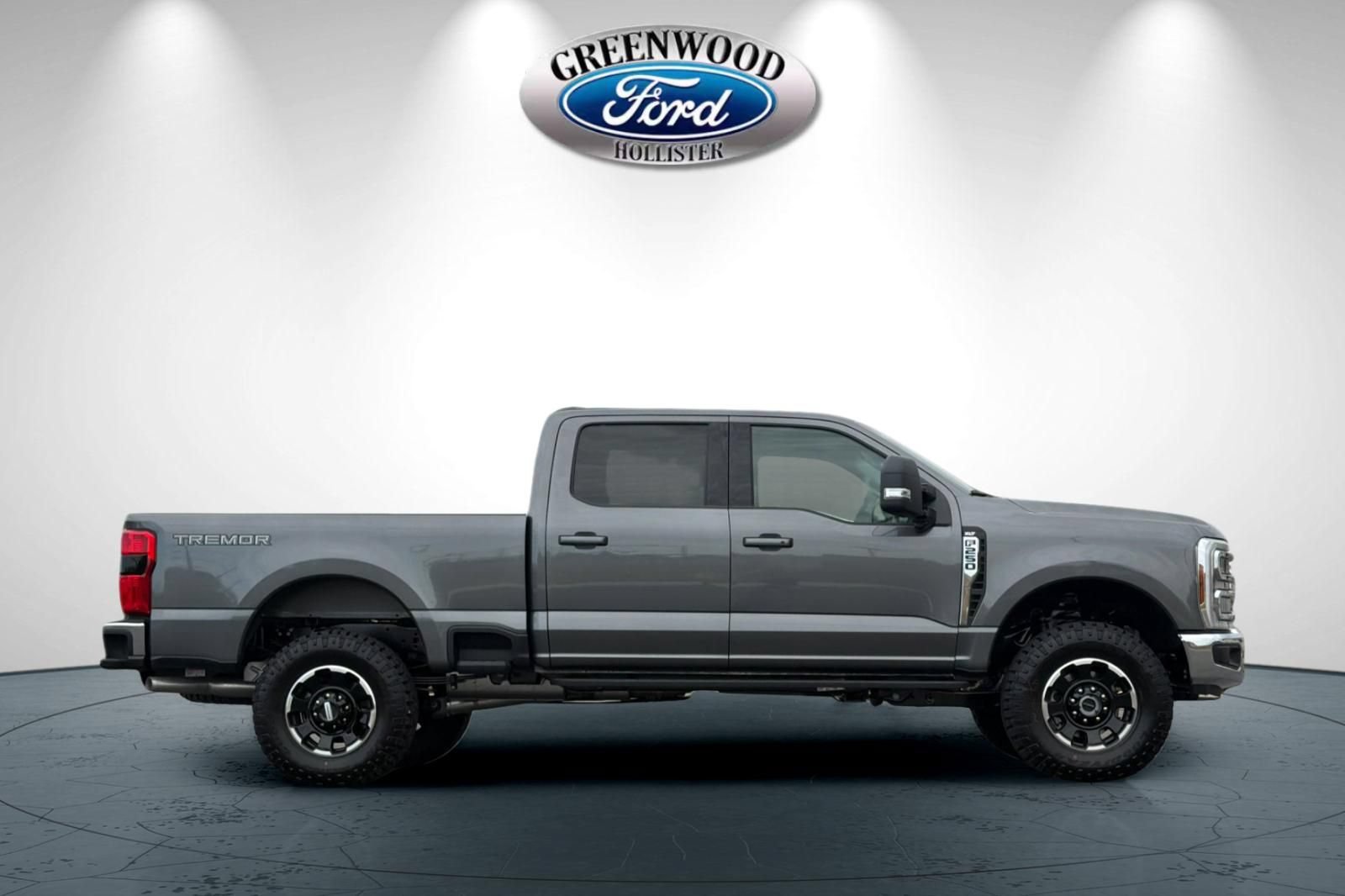 New 2026 Ford F250 XLT w/ XLT Premium Package AWD/4WD image 3