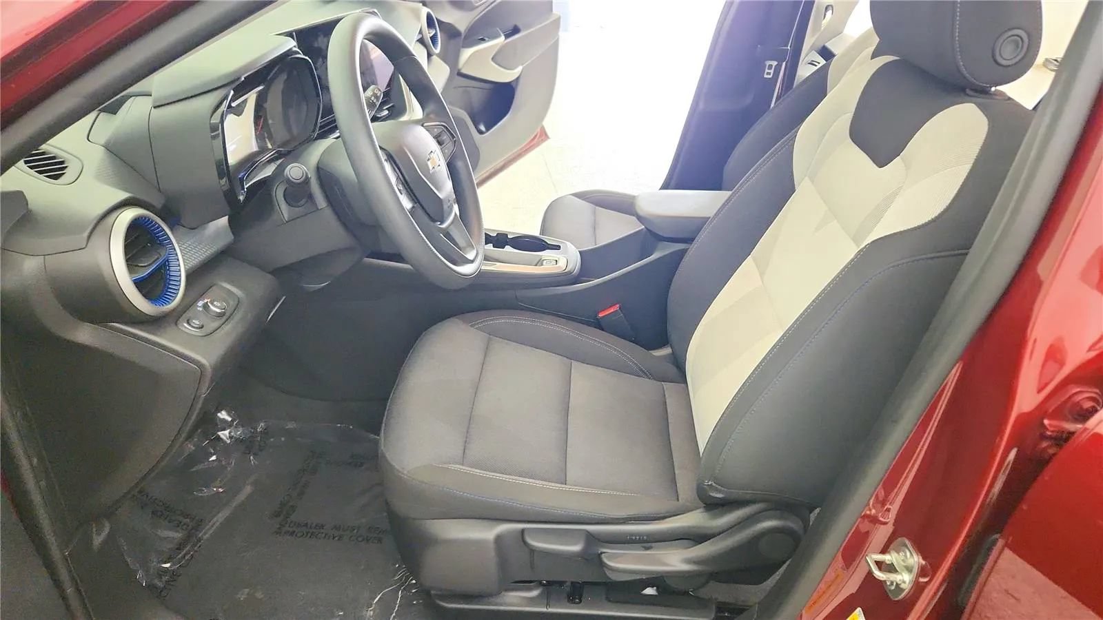 Used 2024 Chevrolet Trax LS w/ LS Convenience Package FWD image 22