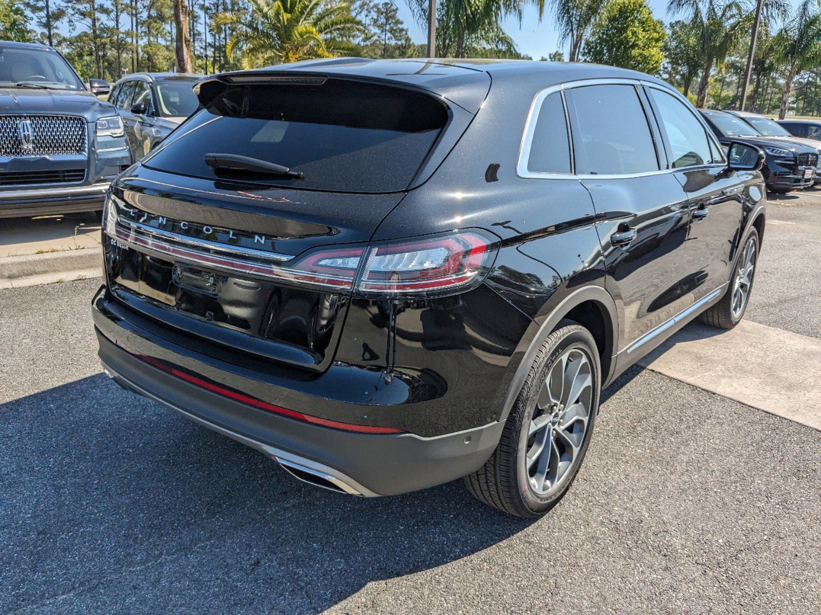 Certified 2023 Lincoln Nautilus Reserve w/ Equipment Group 201A image 5