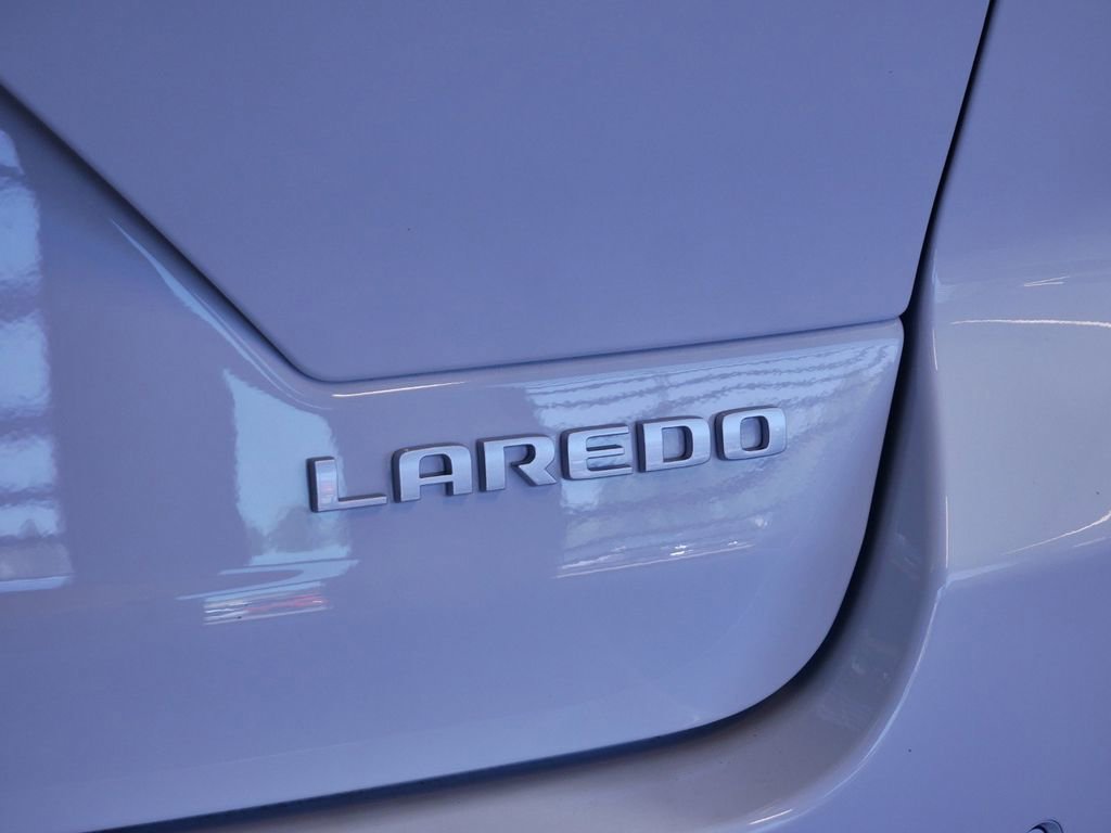 Certified 2024 Jeep Grand Cherokee Laredo w/ Luxury Tech Group I image 14