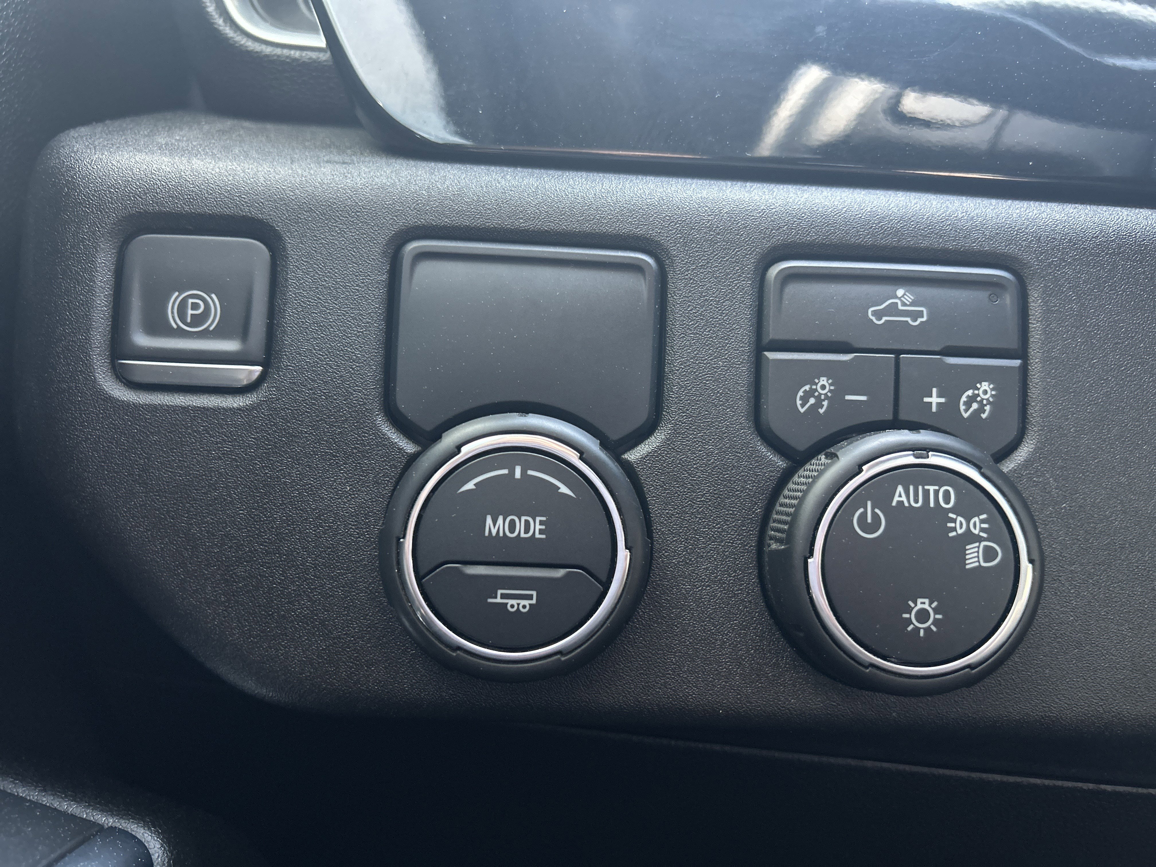 Used 2024 Chevrolet Silverado 3500 LT image 11