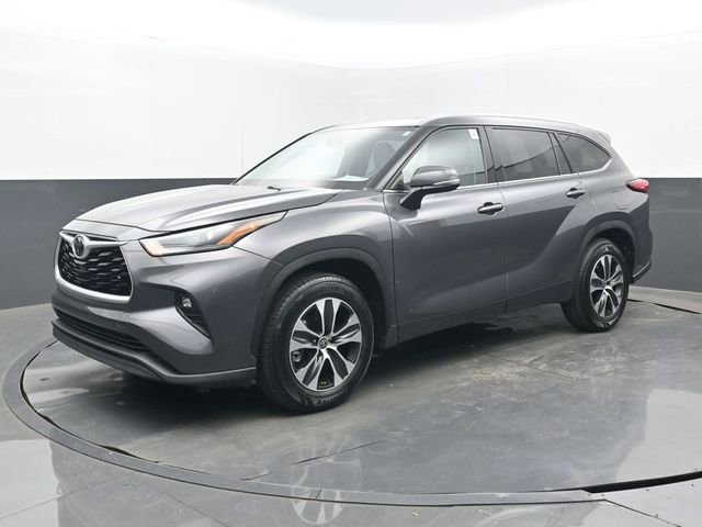 Used 2022 Toyota Highlander XLE image 24