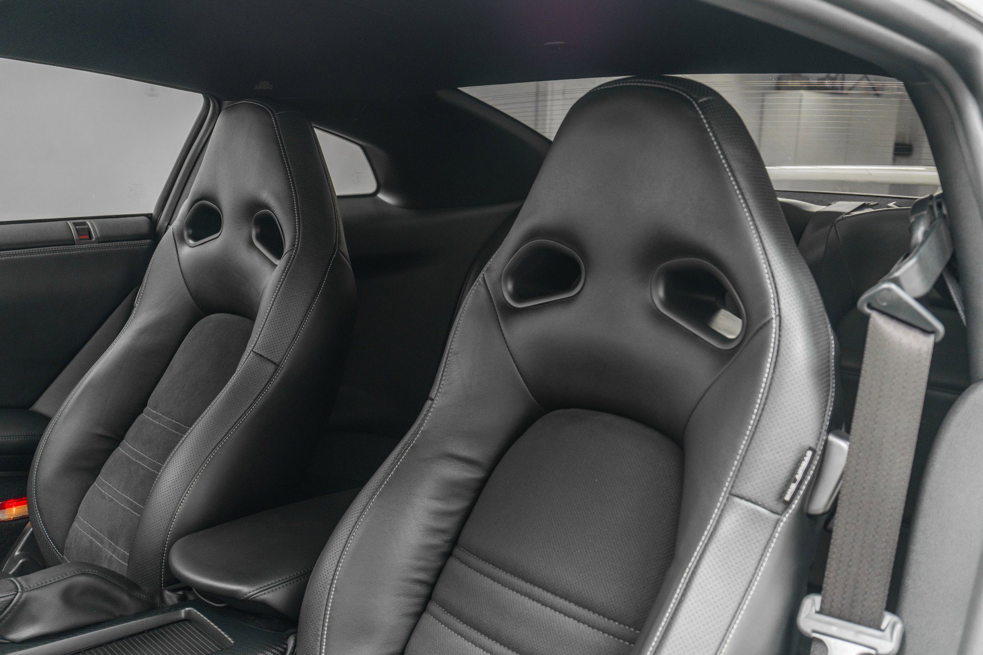 Used 2020 Nissan GT-R Premium image 26