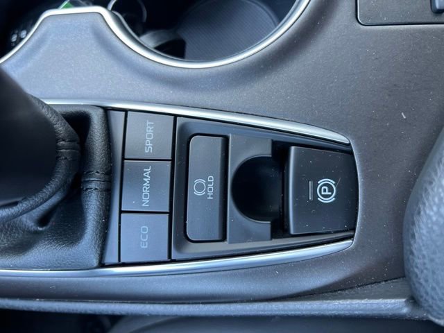 Used 2023 Toyota Camry XLE w/ Cold Weather Package FWD image 31