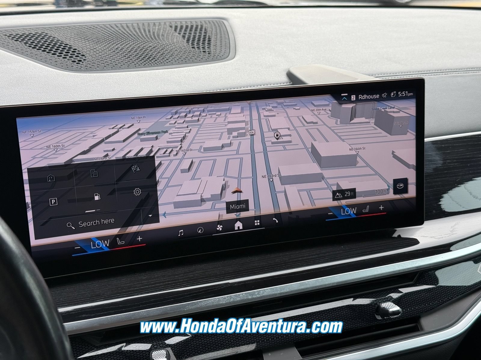 Used 2024 BMW X5 sDrive40i w/ M Sport Package RWD image 25